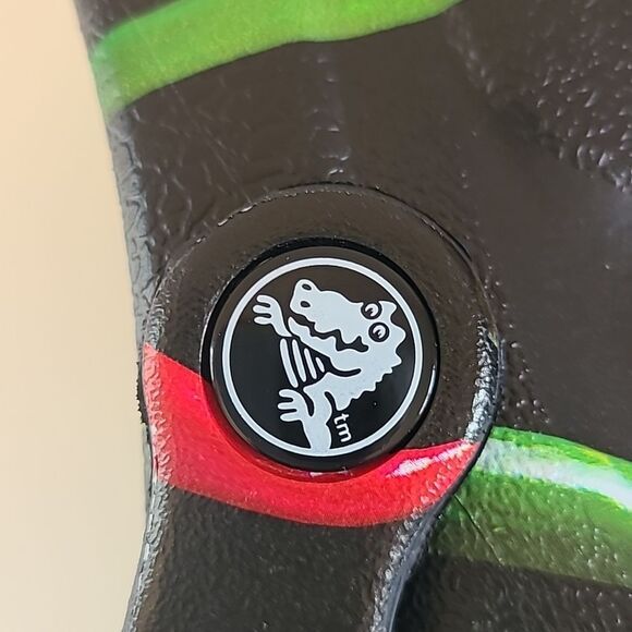 Crocs At Work Bistro Graphic Black Multi Colored Peppers Work Clogs Mules Size 6 - Picture 15 of 16